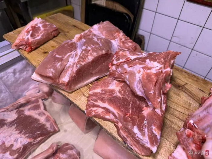 换灯后，农产品真实的颜色得以呈现