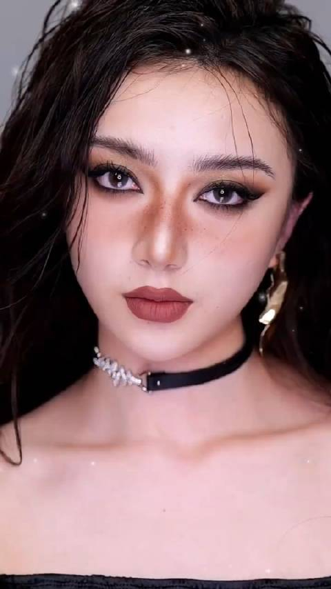 厌世烟熏眼妆妆容教程,野生仿真眉77烟熏眼妆,氛围感很强!