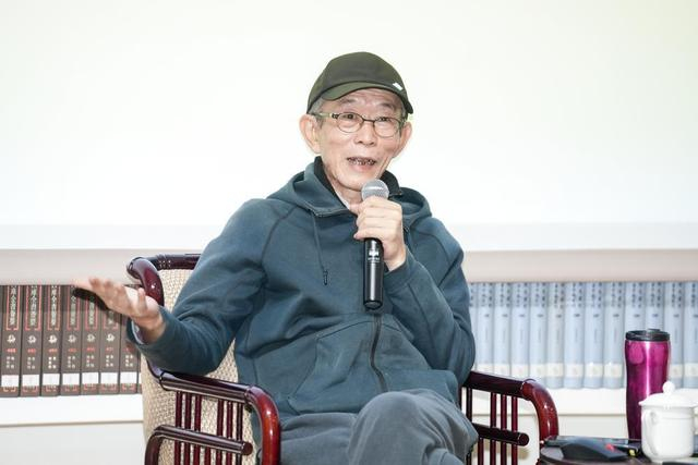 黄灿然:诗人低头,是为了向自己的"胸坎"承认自己与众不同|20……|我的