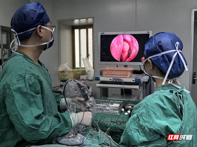 小伙反复流清水鼻涕 南华附一耳鼻喉科成功在鼻内镜下微创治愈脑膜脑