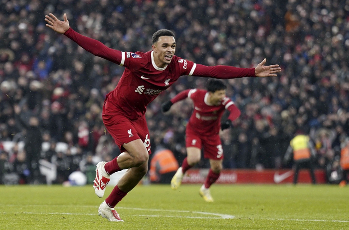 阿诺德成为了利物浦取胜的关键人物。