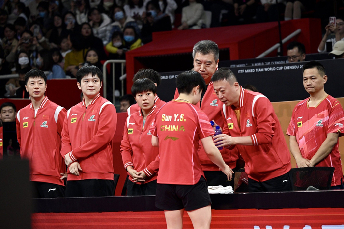 马琳指导孙颖莎。