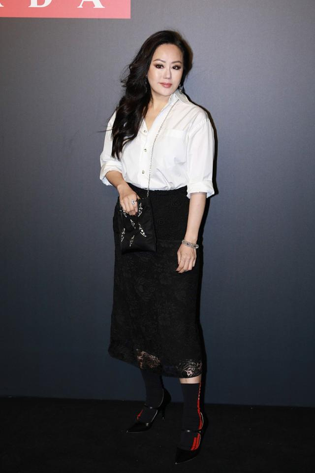 章小蕙是我见过最得体的名媛:裙不配丝袜,鞋不穿平底,优雅高级|章小蕙