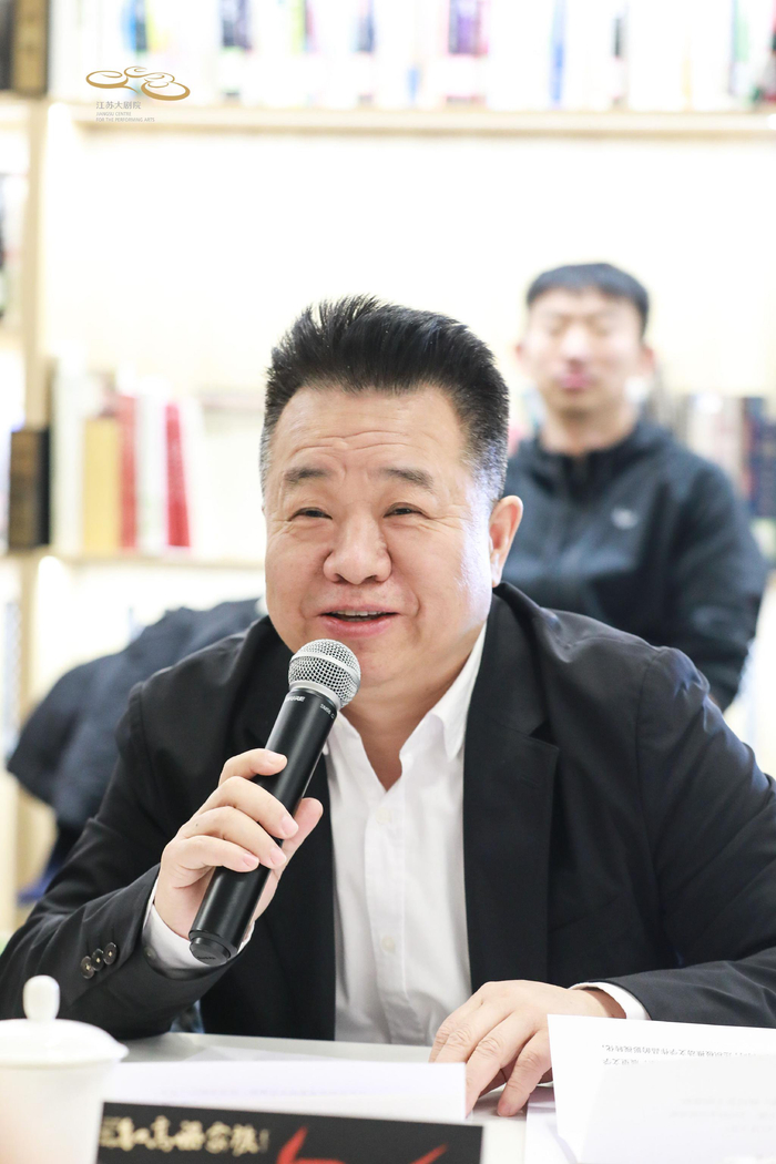 中国作协党组成员、副主席、书记处书记邱华栋