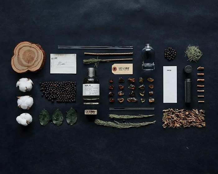 Le Labo 借助细节传达的调性和风格，无疑对上了中产群体的品位。