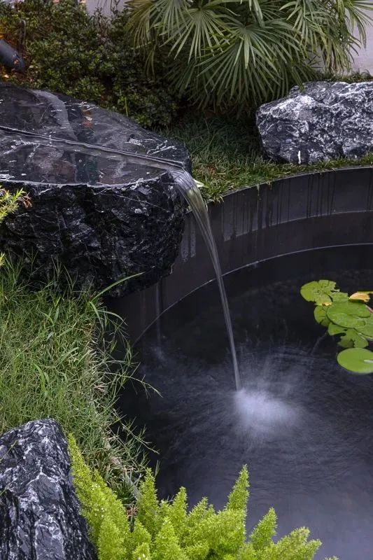无水不成景!在庭院中打造一处水景,与自然双向奔赴