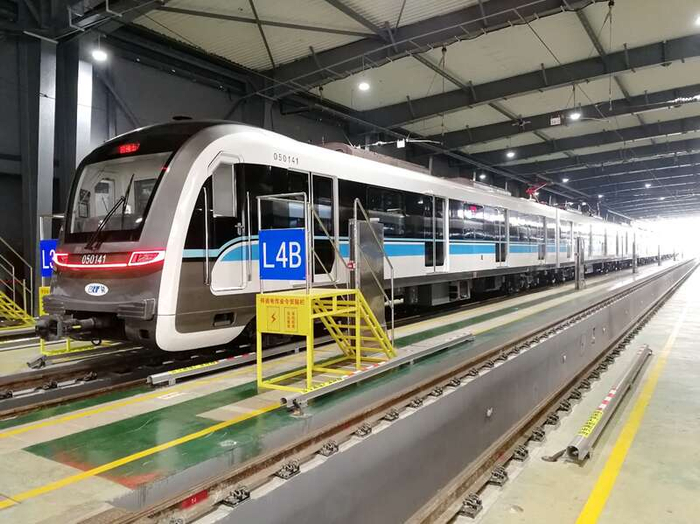 打通跨江大动脉 重庆轨道交通五号线一期工程全线开通运营