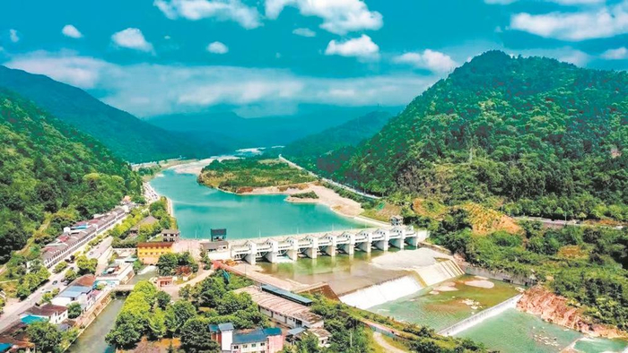     湔江河谷钟灵毓秀，令人赏心悦目