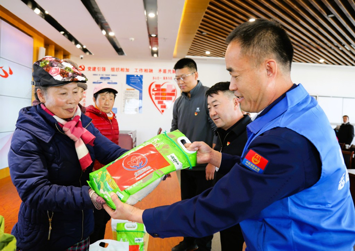内蒙古消防救援总队机关党委:架起党群"连心桥" 服务送到"家门口"