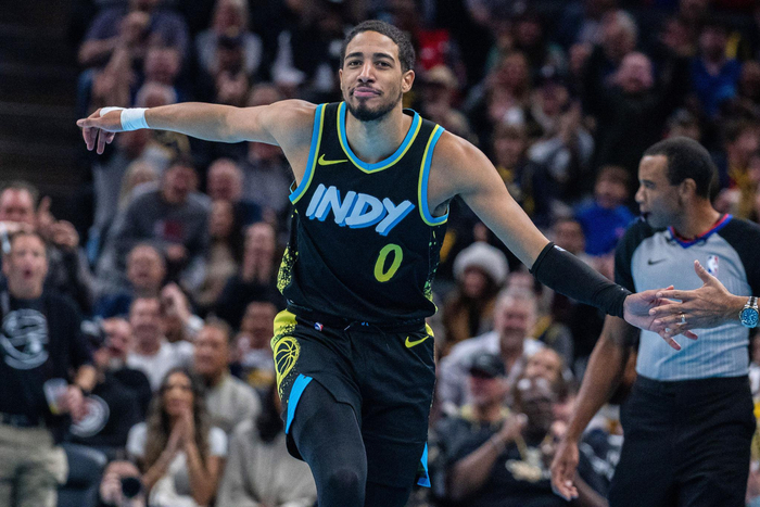 作为步行者新代言人，哈利伯顿除了发挥出最好的水准，也努力让球队里的每一个人都变得更好。  图/IC PHOTO