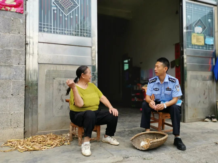 “剥豆”家常中获得重要案件线索。（资料图）