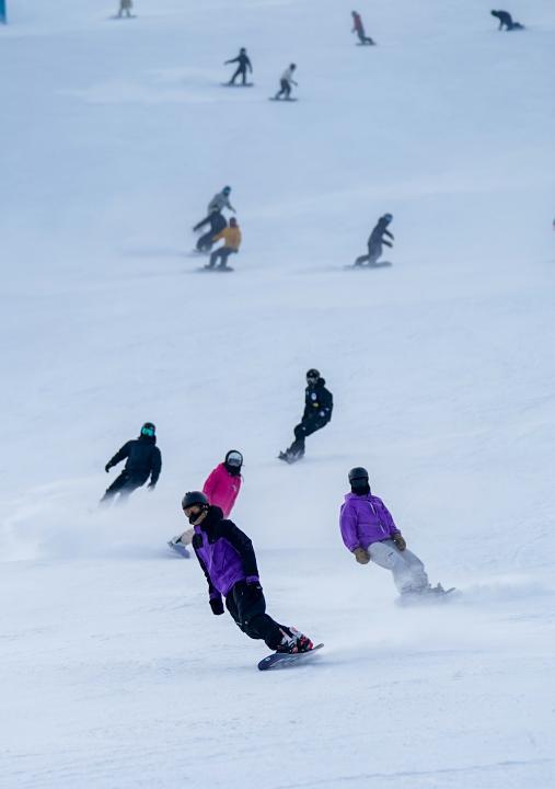 滑雪圣地亚布力滑雪场图片