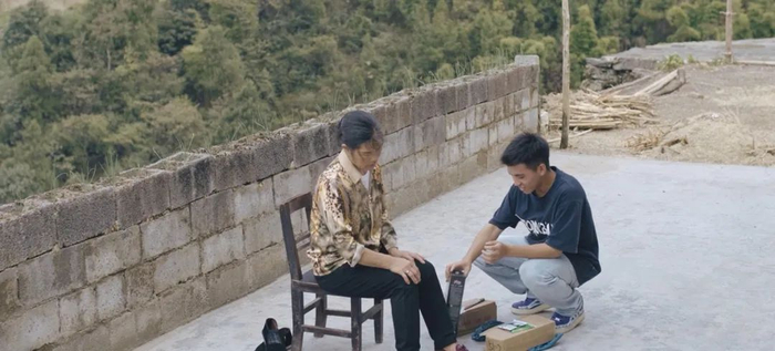 ▲胡涛在拼多多上给外婆买的染发剂