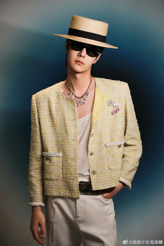 工作室晒王一博gq红毯造型,法式礼帽帅气复古……|gq红毯|王一博|uniq