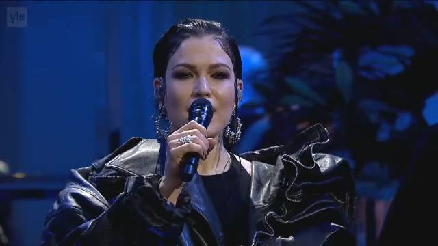 芬兰独立日派对芬兰女歌手jennivartiainen演唱芬兰颂压轴