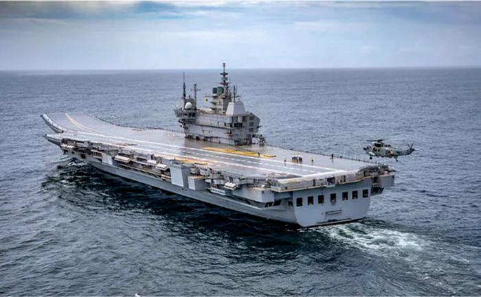 印度第二艘国产航母图片