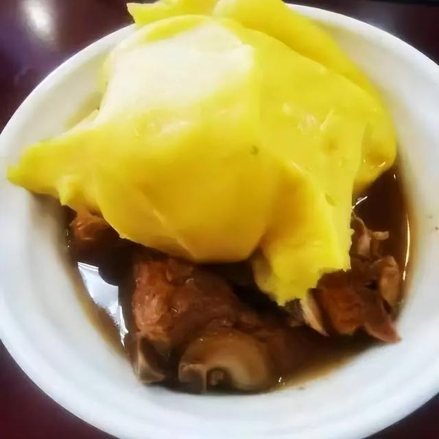 你知道老大同鸡蛋碰糕的灵魂吃法是啥吗?