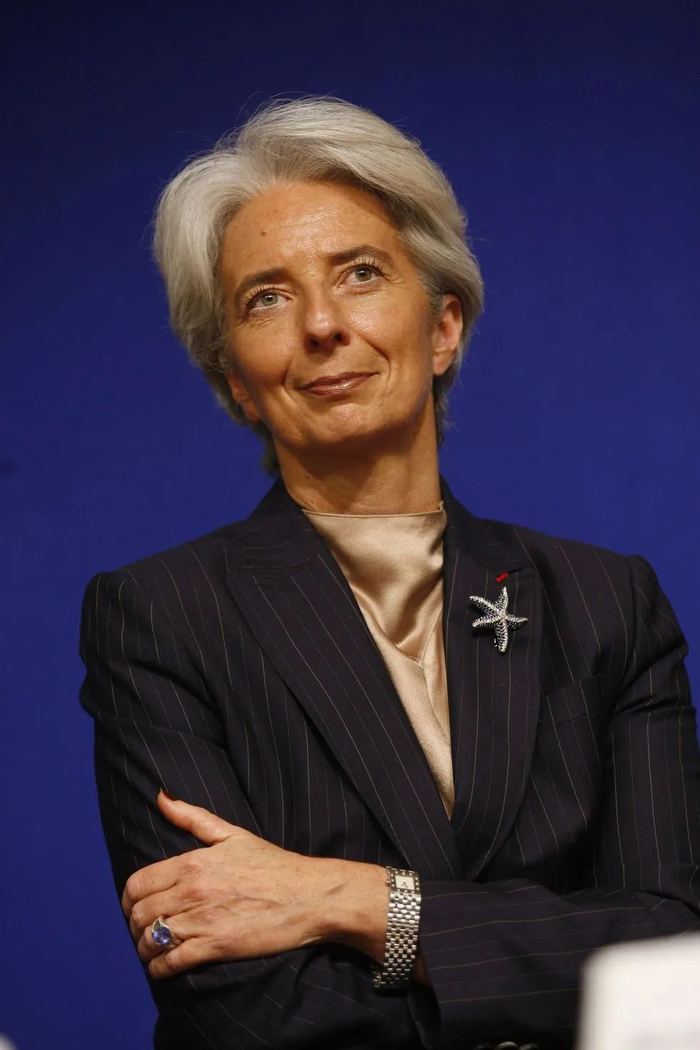 180cm欧洲第一女行长:最顶尖的事业,最性感的衣品|拉加德_新浪新闻