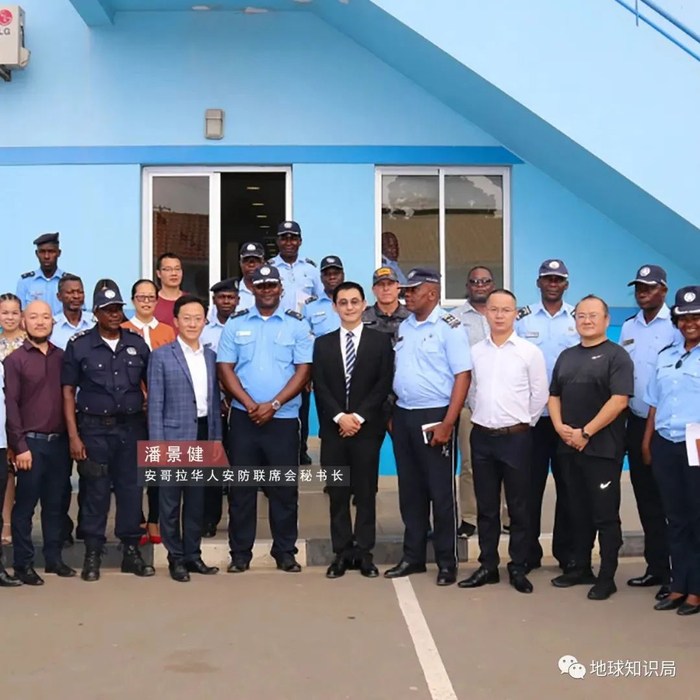 〓 日常和当地警察联络一下感情（图：yewhing.com）