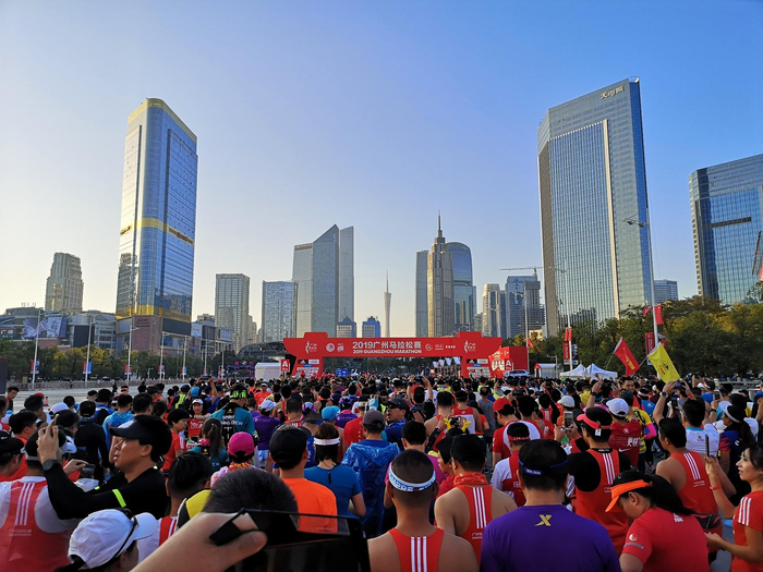 【广州马拉松】广马十载,回望那些年万"马"奔腾的奔跑盛宴