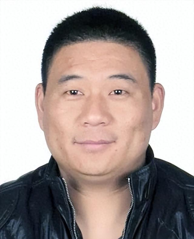 菏泽警方公开征集邓兴文,韩松华等人犯罪线索