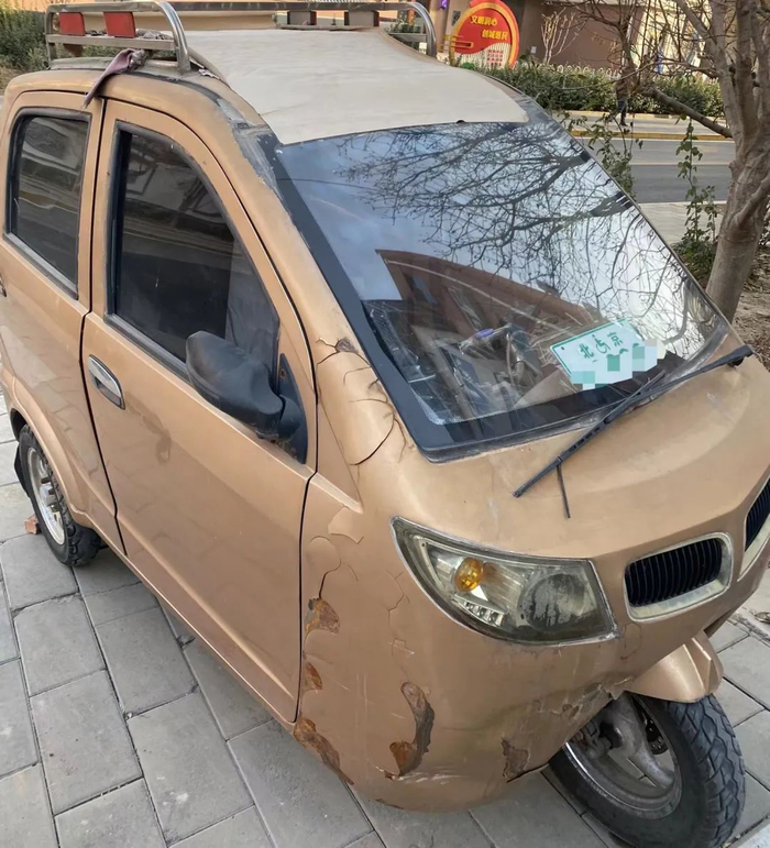 "燃油老年代步车"能上路?