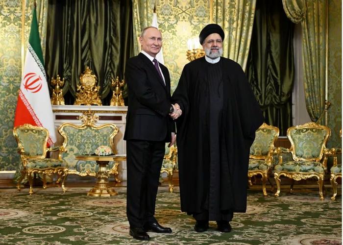 普京与伊朗总统会晤，“美方似乎很不舒服”