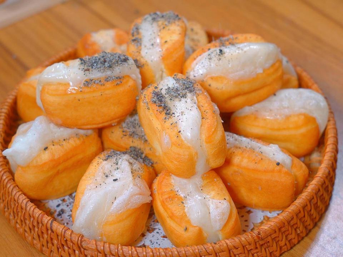 真没想到这个糍粑油条那么好吃个个酥脆糯糯叽叽的还能拉丝