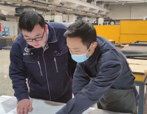 航空工业郑飞:奋斗以恒,不负昭华|编制_新浪新闻