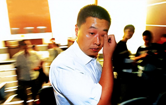 当年喊出“不是你撞的，干嘛去扶”的法官，十七年后，他过得怎样|彭宇|王浩|法官