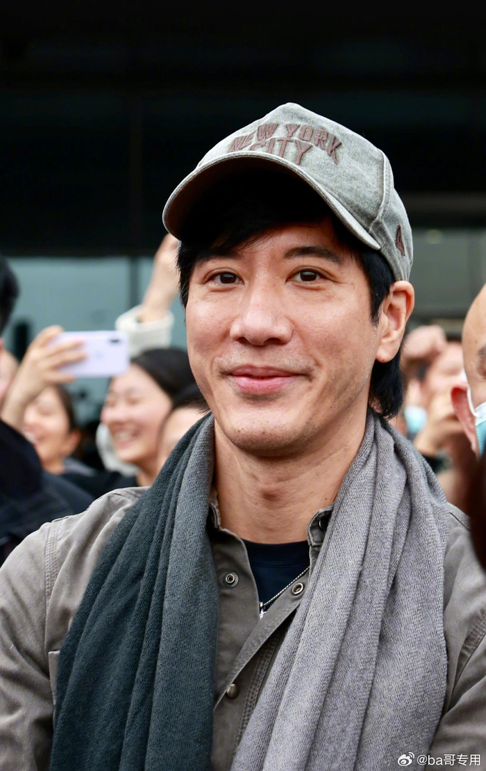 王力宏抵达南昌，准备开演唱会……|王力宏|演唱会_新浪新闻
