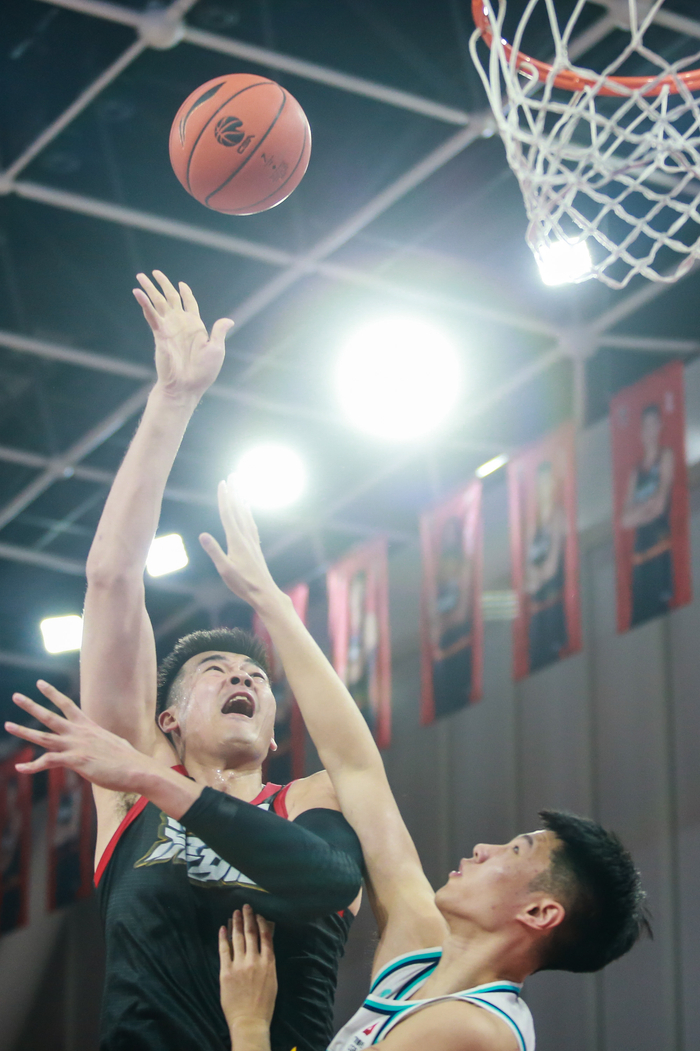 篮球cba常规赛深圳马可波罗胜青岛国信水产