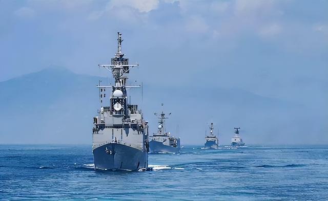 兩岸軍艦對峙解放軍強勢回懟臺艦嚇得只敢在10海里外徘徊