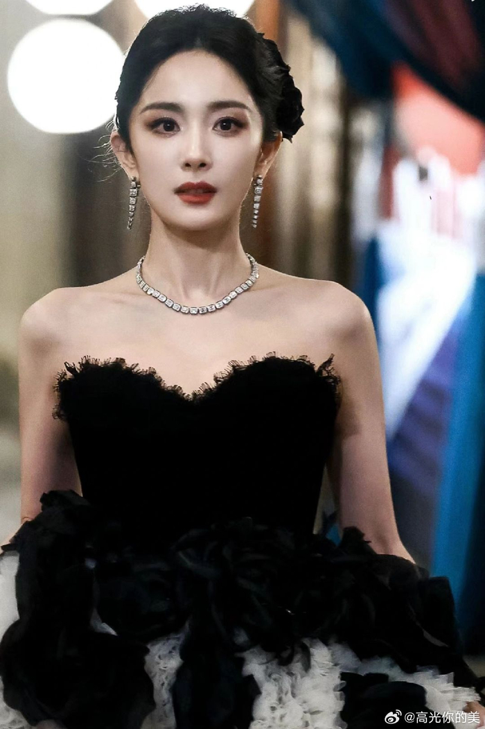 杨幂颜值大回春!梦回早期 最近感觉杨幂好松弛好美!|杨幂_新浪新闻