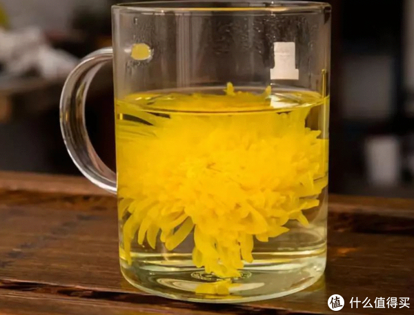 坚持喝蜂蜜水能带来哪些变化 女人一天吃几次蜂巢蜜最合适