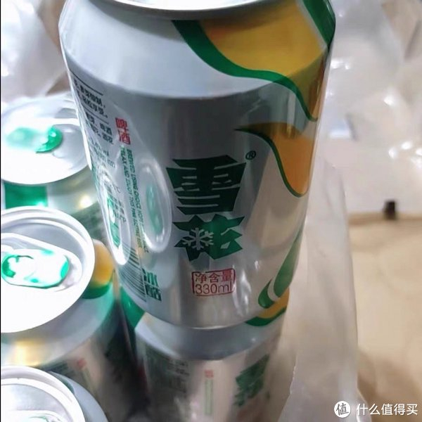 雪花罐装啤酒畅饮冰爽的享受