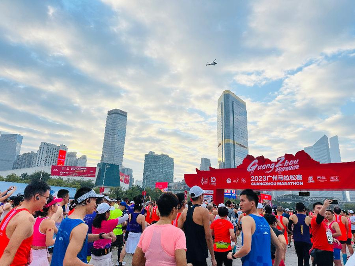 2023"广马"燃情开跑|全马|广州马拉松|广马_新浪新闻