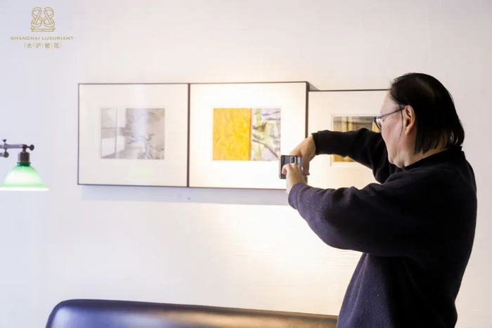 徐明松在展出现场