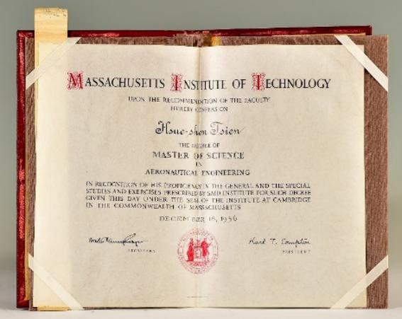 1934年国立交通大学颁发给钱学森的学士学位证书（英文） ）1936年麻省理工学院颁发给钱学森的航空工程硕士学位证书 1939年加州理工学院颁发给钱学森的博士学位证书