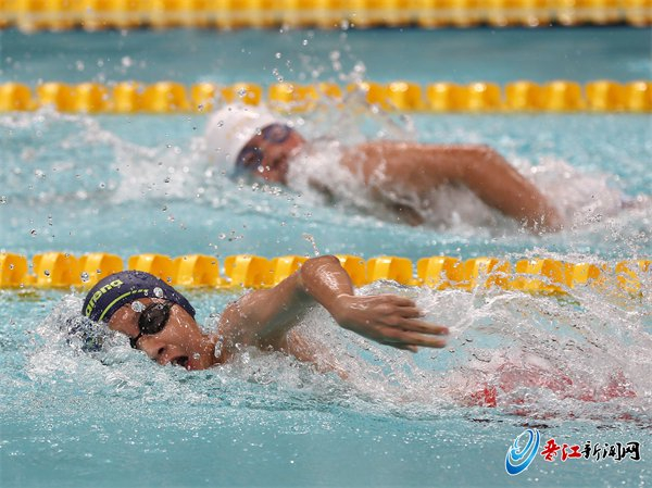 全国体育运动学校联合会青少儿游泳巡回赛晋江站举行821名游泳小将劈