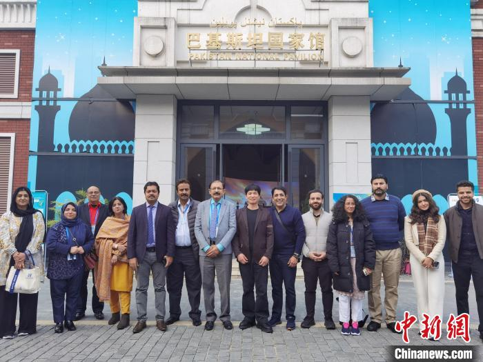 成都夜幕网巴适茶,探寻城市夜生活的烟火气与松弛感