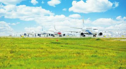 成都双流国际机场上的飞机排队景象。四川省机场集团供图