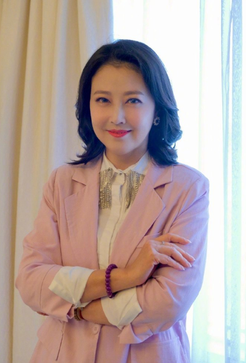 周海媚曾辟谣患红斑狼疮,粉丝担心血小板老毛病犯了,坐等报平安|辟谣