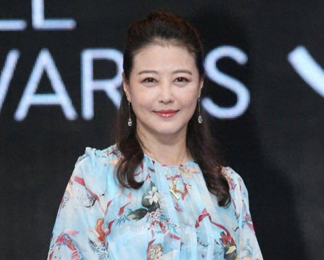 宠物账号更新却不回复,工作人员多次挂断电话|周海媚_新浪新闻