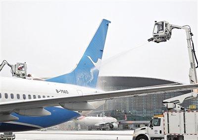 早高峰道路雪融地鐵受捧機場航班高速已恢復正常本報訊(記者 曲晴)