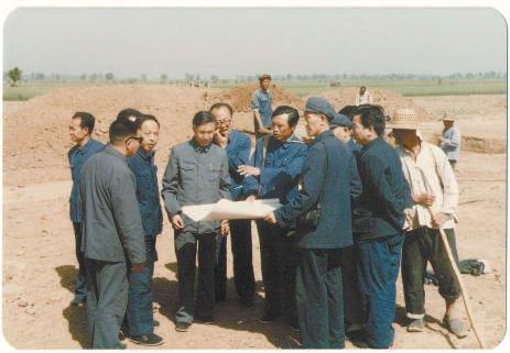 上世纪80年代,邺城考古队在邺南城朱明门古迹发掘现场。