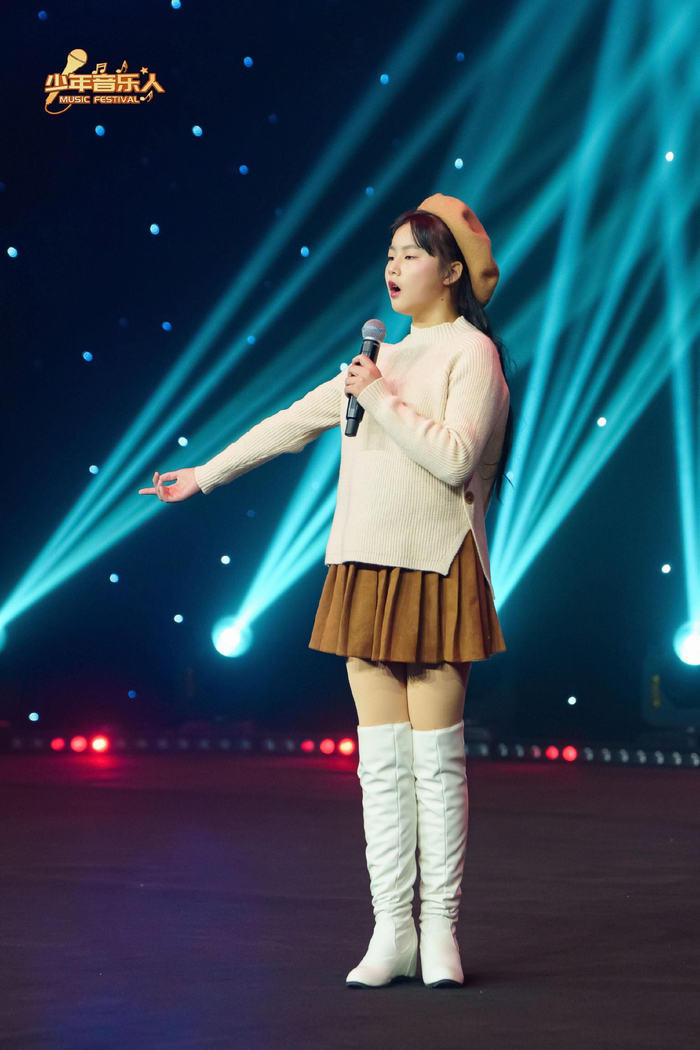 陈可欣获"少年音乐人"第二届原创音乐盛典年度最佳飞跃女歌手奖|陈可