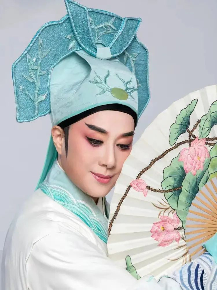 茅威涛梁山伯剧照，受访者供图