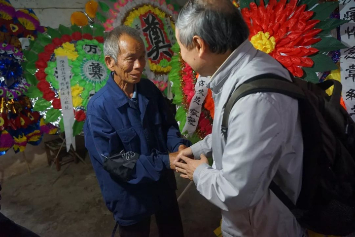 2019年6月，韦绍兰老人病逝，苏智良教授参加葬礼并慰问罗善学。