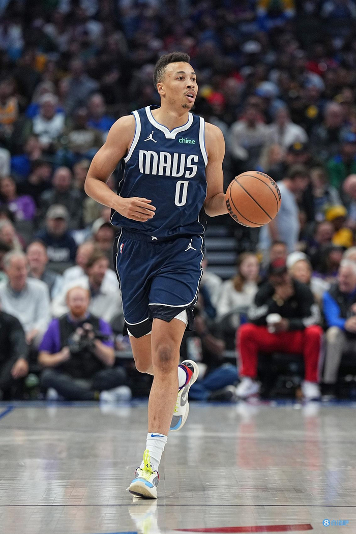 艾克萨姆10中8爆轰26分 末节5记三分17分投死湖人|艾克萨姆|湖人_新浪